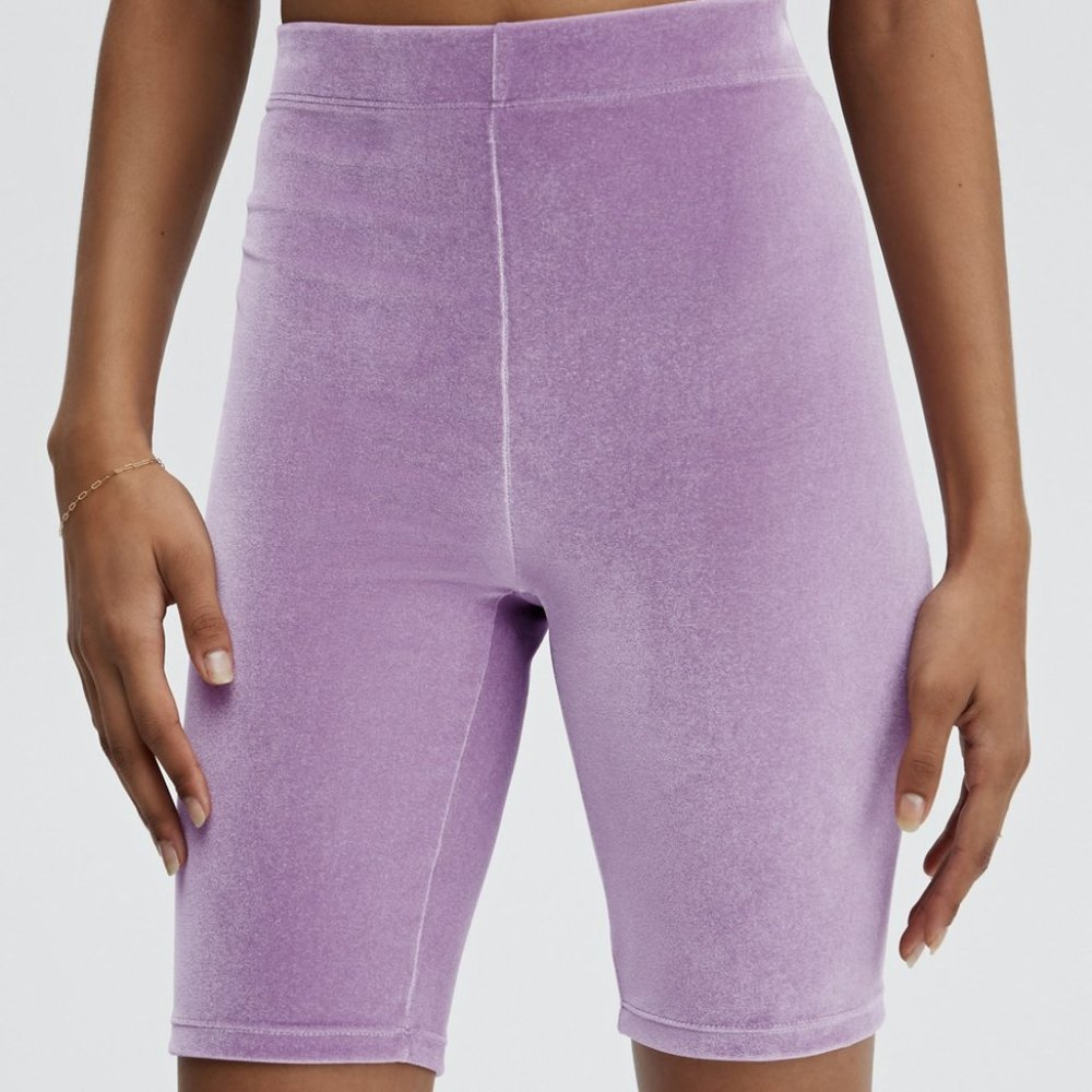 Women's NWT Fabletics High Waisted Velour Shorts‎ 9" Size XXSmall